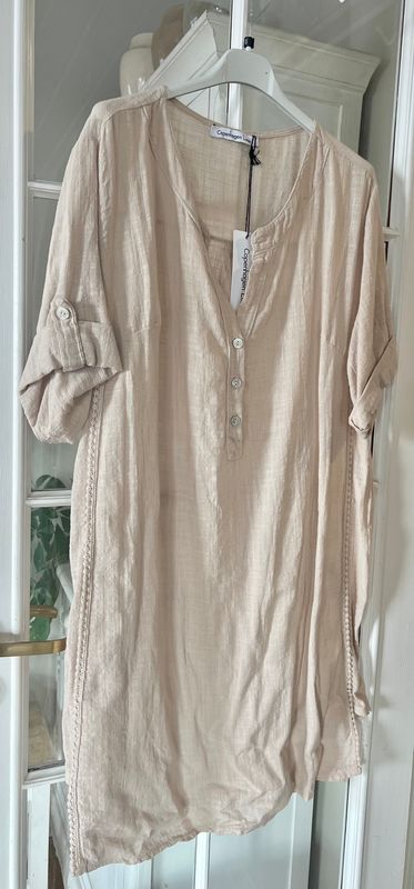 Mila Kjole Beige